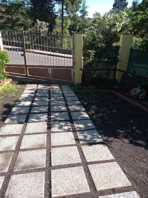 Loft Sotto Il Vulcano, Con Posto Auto Privato Zafferana Etnea Exterior photo